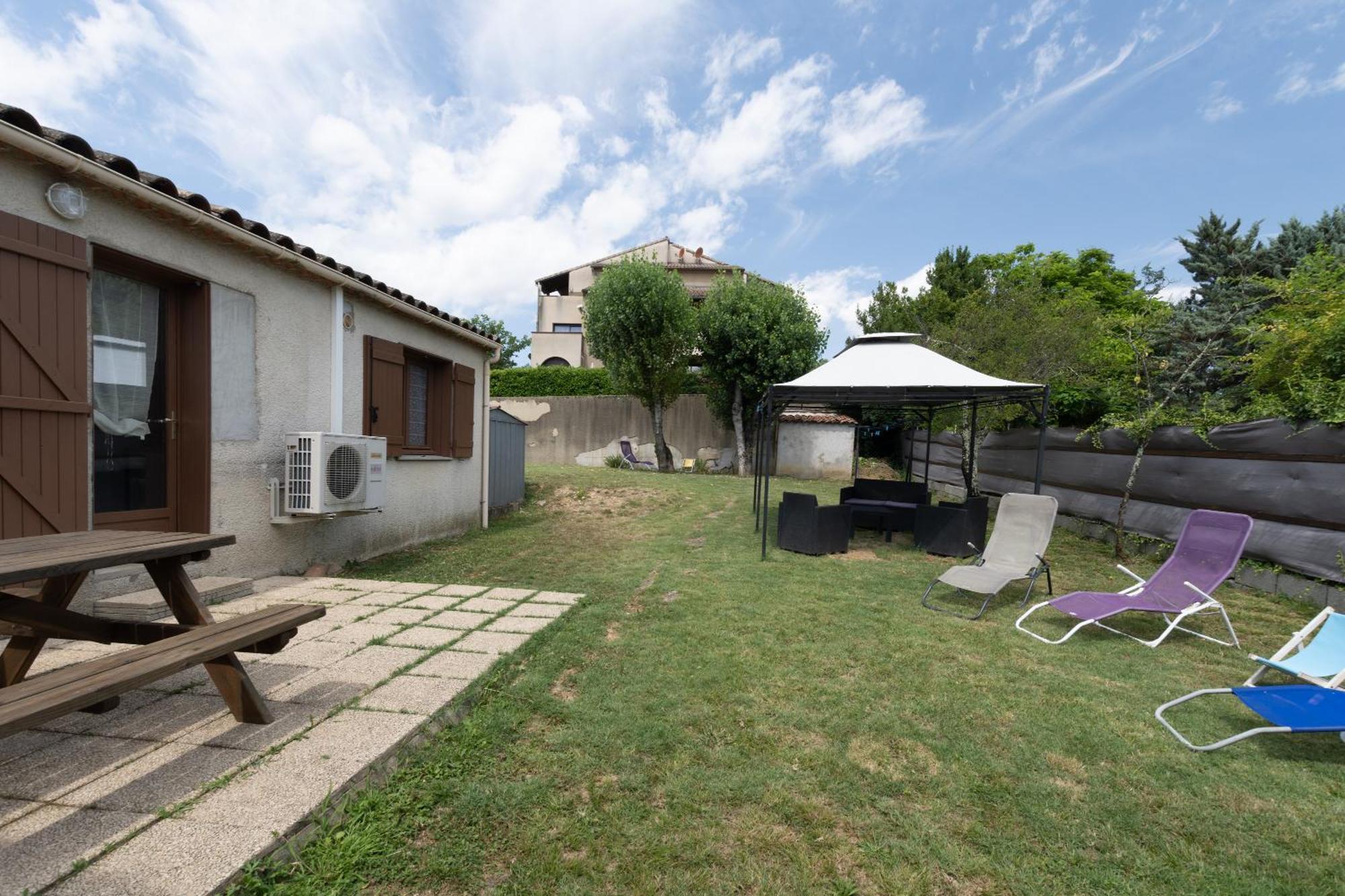 Vila Ombre D'Ete Ruoms Exteriér fotografie